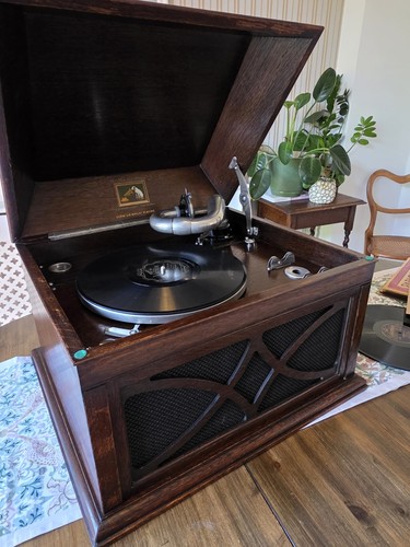 Antique gramophone hmv 104 - hmv,